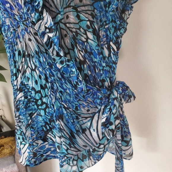 East 5th Women’s Deep Blue Ruffle Wrap Blouse Size 1X Plus Size Butterfly - Picture 3 of 10